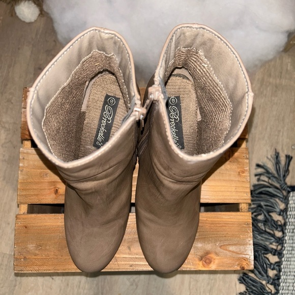 Booties - Picture 5 of 7